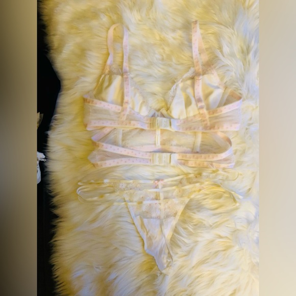 For love and lemons lingerie set - Picture 3 of 3